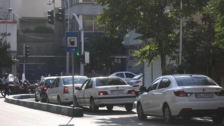 פקקי ענק בטהרן בעקבות תקיפות חיל האוויר (צילום: Majid Asgaripour/WANA) פקקי ענק בטהרן בעקבות תקיפות חיל האוויר