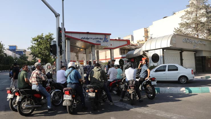 תחנת דלק בטהרן