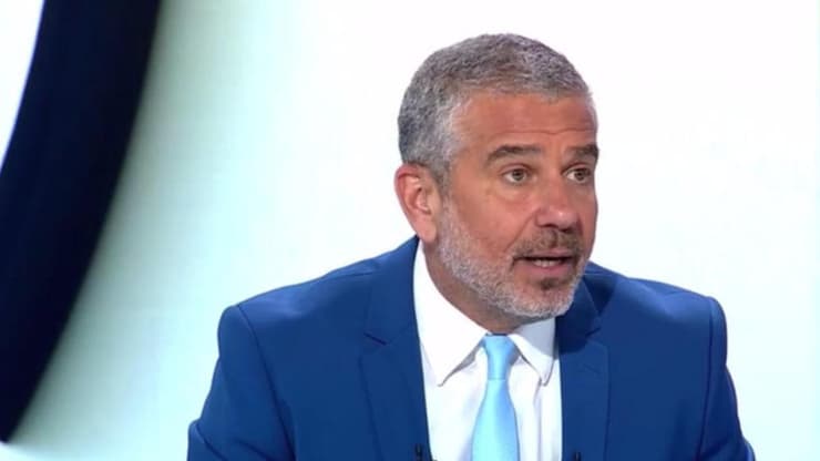 ינון מגל ב"פטריוטים"