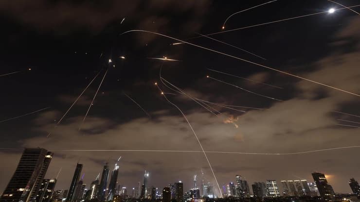 יירוטי טילים בשמי תל אביב