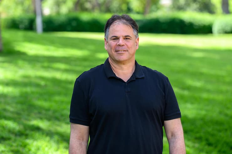 פרופ' גלעד פרז (צילום: איתי בלסון, מכון ויצמן למדע) פרופ' גלעד פרז