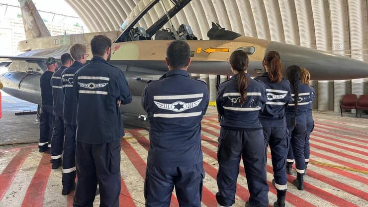  צוות טכני של חיל האוויר הלוקח חלק אינטגרלי בלחימה באיראן 