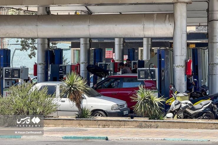 תורים בתחנות דלק בטהרן