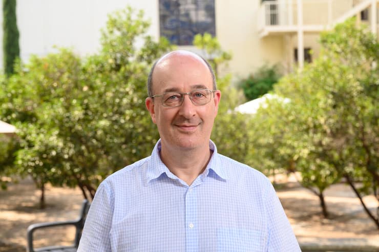 פרופ' נחום אולנובסקי (צילום: אוהד הרכס, מכון ויצמן למדע) פרופ' נחום אולנובסקי