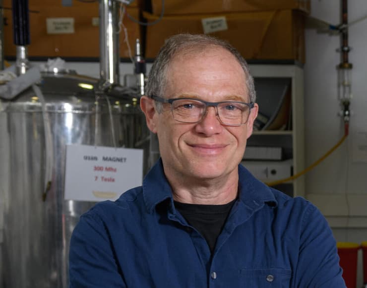 פרופ' לוסיו פרידמן (צילום: איתי בלסון, מכון ויצמן למדע) פרופ' לוסיו פרידמן