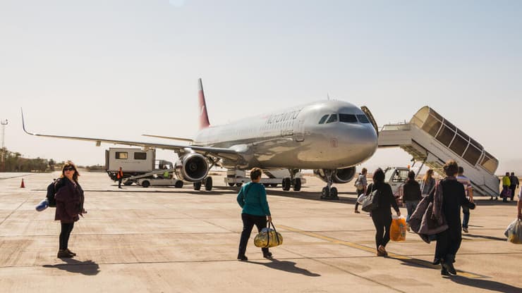 נמל התעופה של עקבה, ארכיון