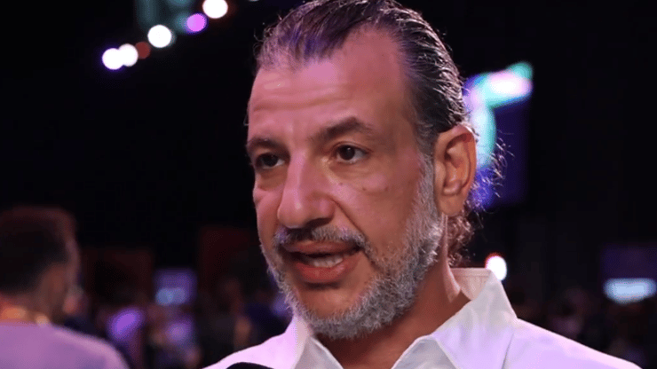 "ברגע שהעובדים הבינו שה-AI לא בא להחליף אותם, הם אימצו את הטכנולוגיה". אייבי זיו, מנכ"ל חברת Zota (צילום: שמוליק דודפור) כנס Salesforce