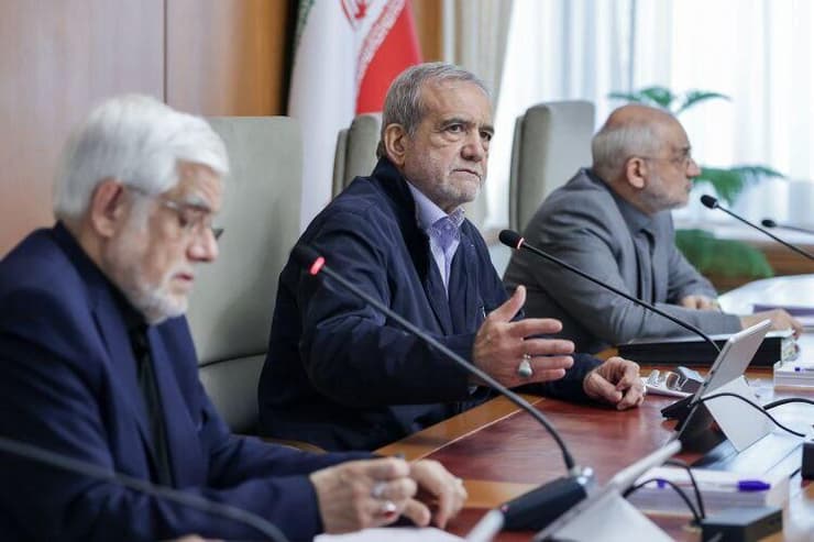 ישיבת ממשלה באיראן בראשות הנשיא מסעוד פזשכיאן