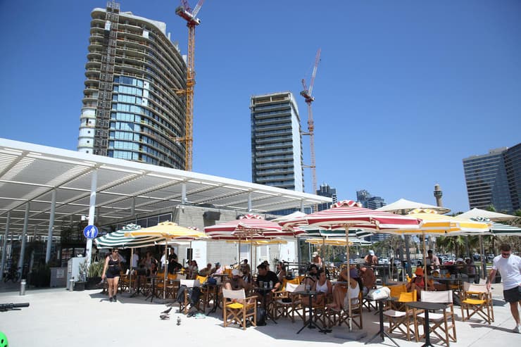 חוזרים לשגרה בתל אביב