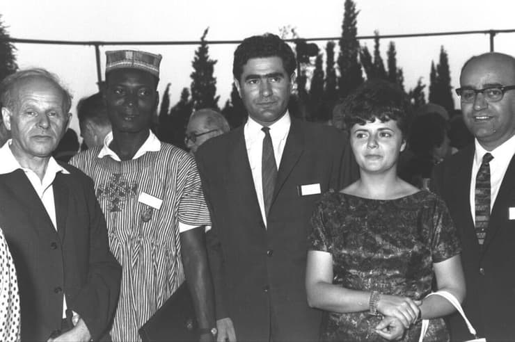 הכנס הבינלאומי למוזיקה מזרחית ומערבית בירושלים. במרכז: נציג איראן בכנס, 1963