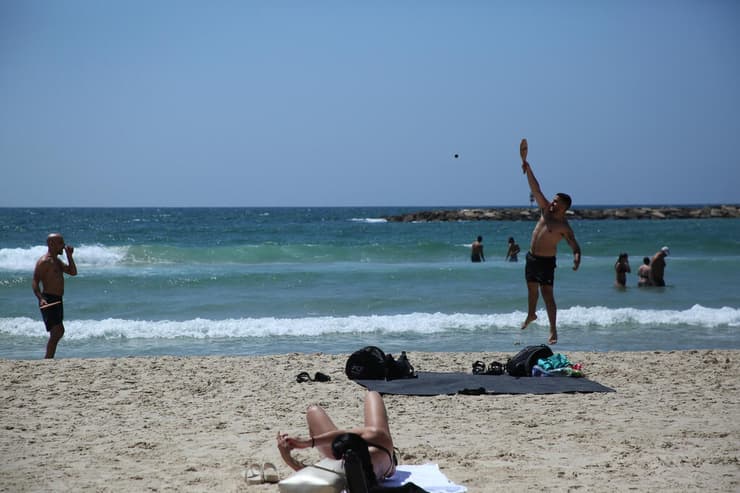 חוזרים לשגרה בתל אביב