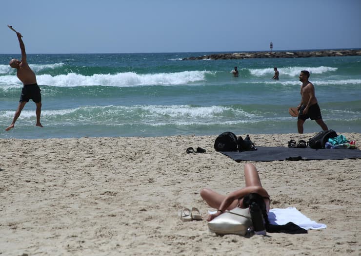 חוזרים לשגרה בתל אביב