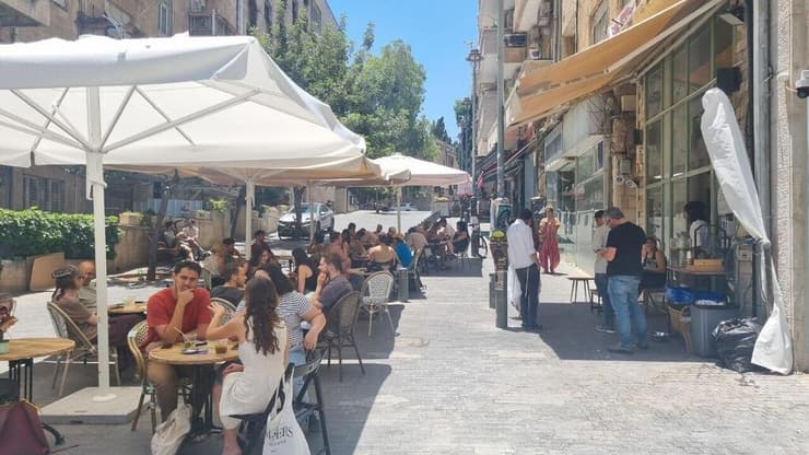 חזרה לשגרה ברחוב בצלאל בירושלים