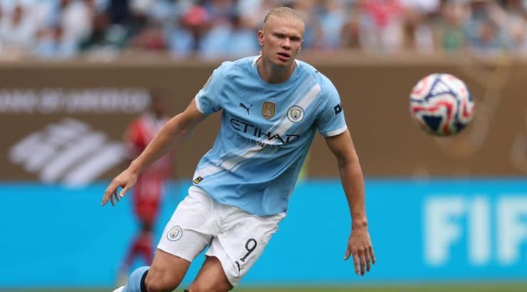 ארלינד הולאנד עם הכדור (רויטרס) ארלינד הולאנד עם הכדור