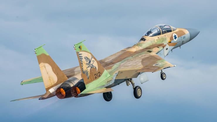 תיעוד מהמראות מטוסי קרב לתקיפות בטהרן