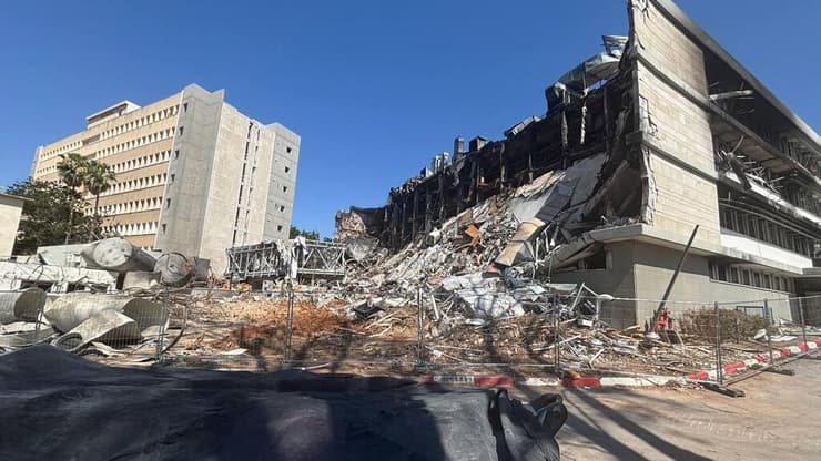 ההרס העצום במכון ויצמן (צילום: מאיר תורג'מן) מכון ויצמן לאחר שנפגע מהמטח האיראני