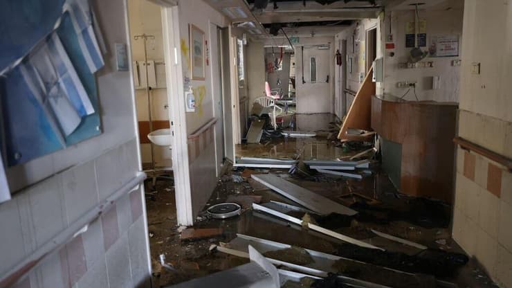 "אני רוצה שהטרמינולוגיה תהיה לא רק שיקום של סורוקה, אלא תקומה של סורוקה" (צילום: אלכס קולומויסקי) בית חולים סורוקה לאחר הפגיעה מהמטח האיראני