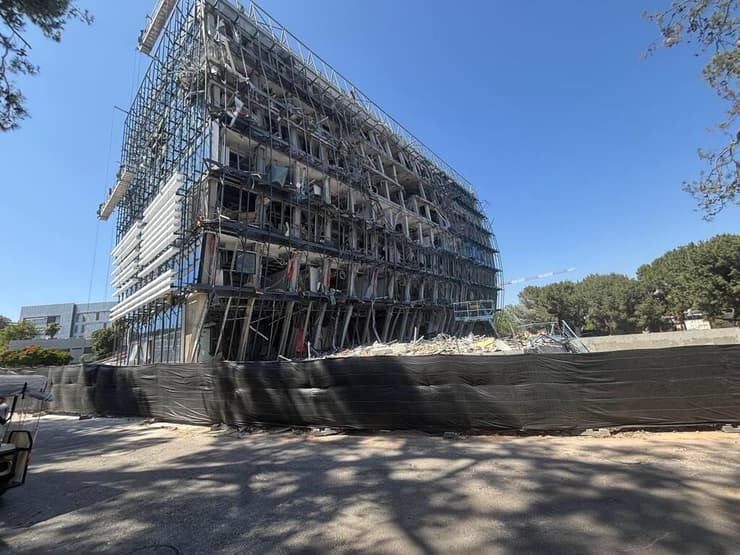 מכון ויצמן לאחר שנפגע מהמטח האיראני