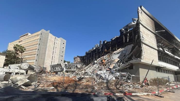 מכון ויצמן לאחר שנפגע מהמטח האיראני (צילום: מאיר תורג'מן) מכון ויצמן לאחר שנפגע מהמטח האיראני