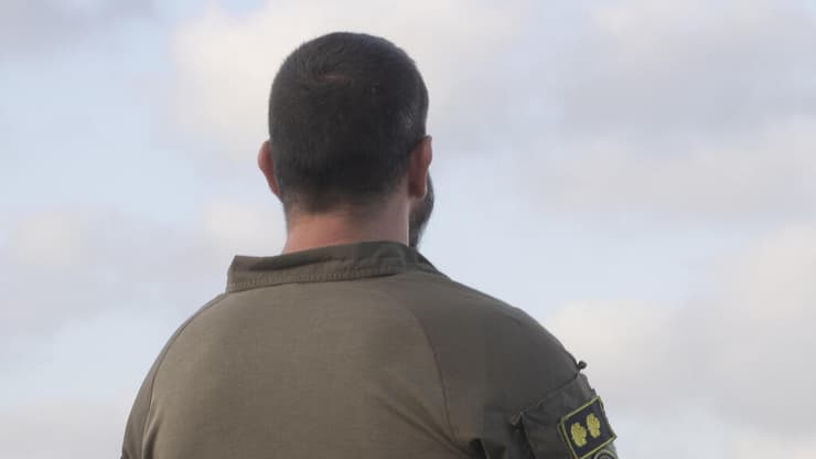 מפקד הספינה ט'