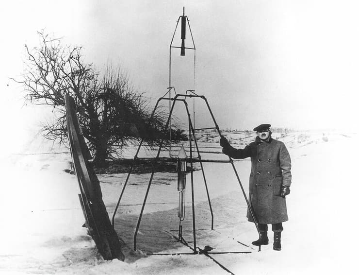 הגיע מטיסות של 12 מטרים לגובה כמה קילומטרים. רוברט גודרד עם הרקטה הראשונה שהונעה בדלק נוזלי, 1926 
