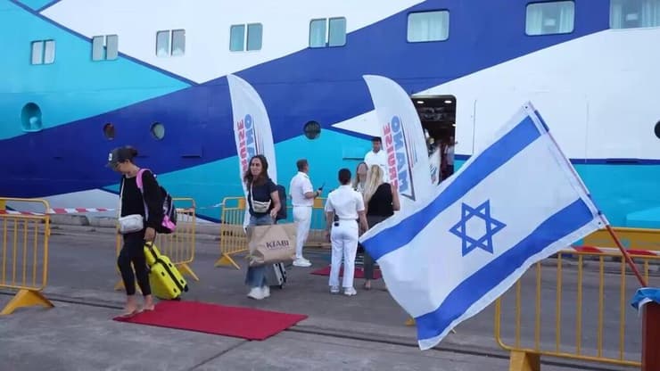 הגעת אניית החילוץ מקפריסין לנמל אשדוד