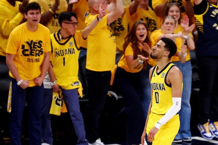 האוהדים באקסטזה אחרי עוד שלשה של הליברטון