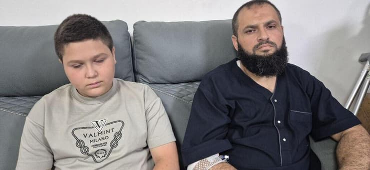 אביו ואחיו של הנער עבדאללה בחאש שנהרג בתאונה בכביש 6 בזמן אזעקה