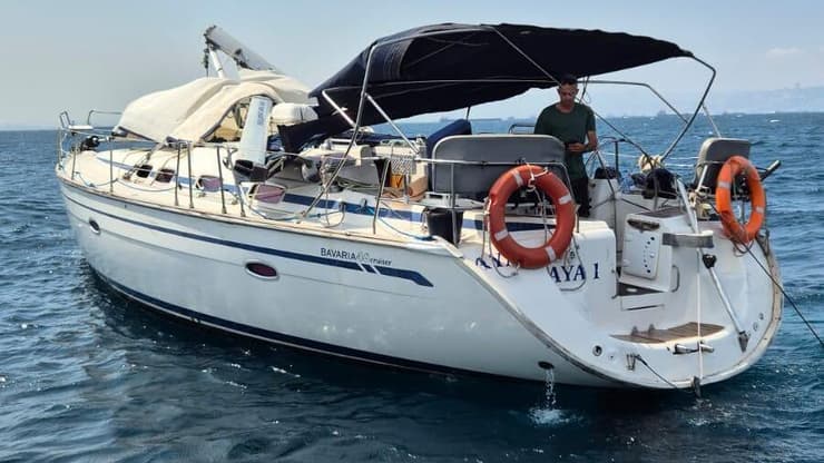 יאכטה שהתורן שלה נשבר בדרך מקפריסין לישראל 