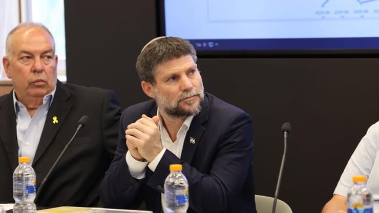 בצלאל סמוטריץ' מציג את תוכנית הסיוע "עם כלביא"