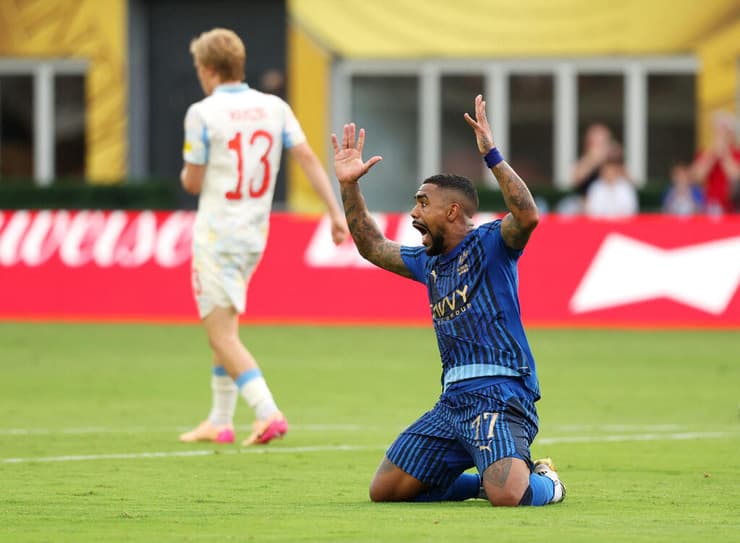 מלקום מאל-הילאל מתוסכל