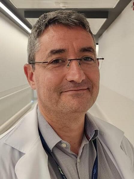 ד"ר חרץ סאלו 