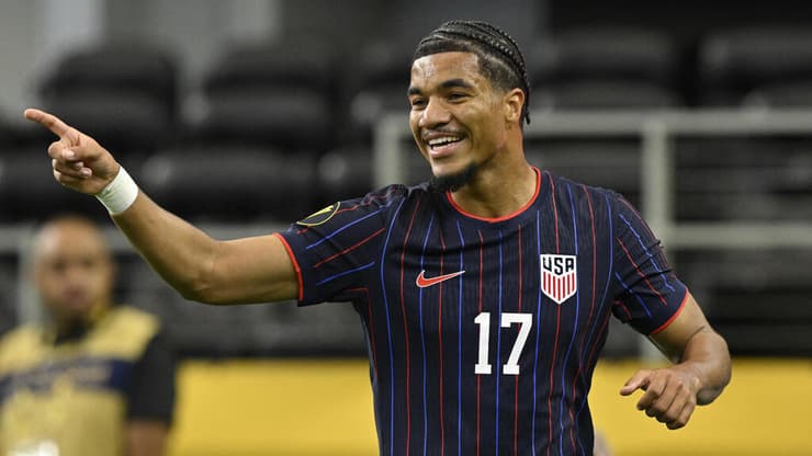 הוביל את ארה"ב לשלב בתים מושלם. טילמן חוגג (צילום: Jerome Miron-Imagn Images) טילמן חוגג