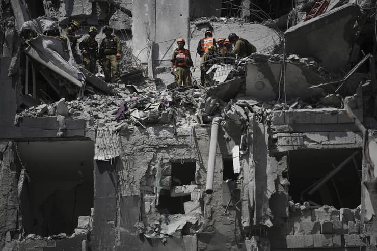 הריסות בזירת הנפילה בבאר שבע