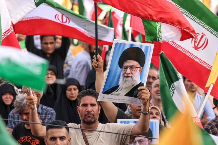 חגיגות "ניצחון" בטהרן איראן אחרי הפסקת האש עם ישראל