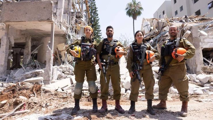 לוחמי פלח"צ ויחצ"א שטיפלו בזירת הנפילה בתל אביב