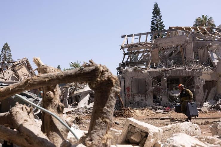 לוחמי פלח"צ ויחצ"א שטיפלו בזירת הנפילה בתל אביב