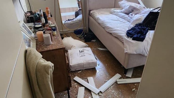 הפגיעה בביתו של אורן כהן (צילום פרטי) הפגיעה בביתו של אורן כהן