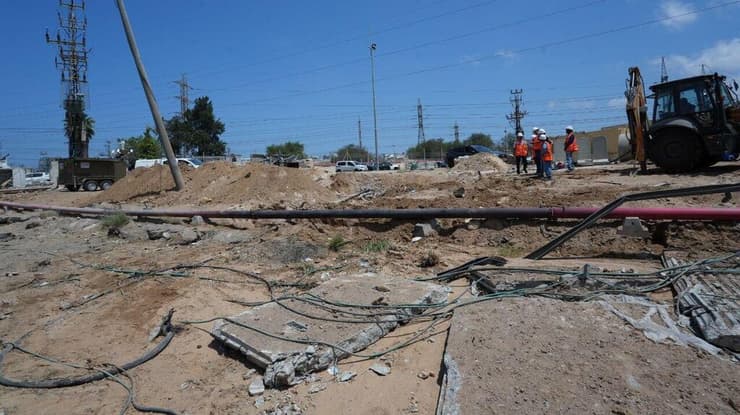 זירת הנפילה במתקן של חברת החשמל ליד אשדוד