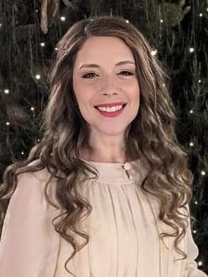 עינת עציון, עו"ס ומנהלת ה"מרכז למשפחה" בעמותת "שלוה"