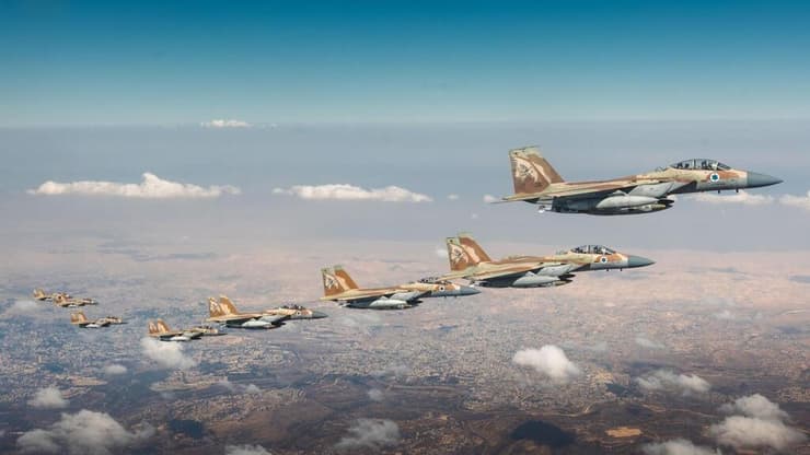 מטוסי חיל האוויר בדרך לתקיפות באיראן (צילום: דובר צה"ל) תיעוד ממבצע ״עם כלביא״: מטוסי הקרב של חיל האוויר בדרכם לגלי התקיפות בטהראן
