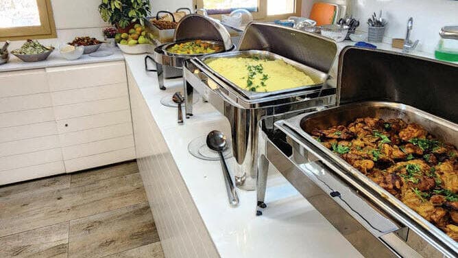 חדר אוכל מחלקת שיקום צעירים (צילום: מדיקל קר) חדר אוכל מחלקת שיקום צעירים