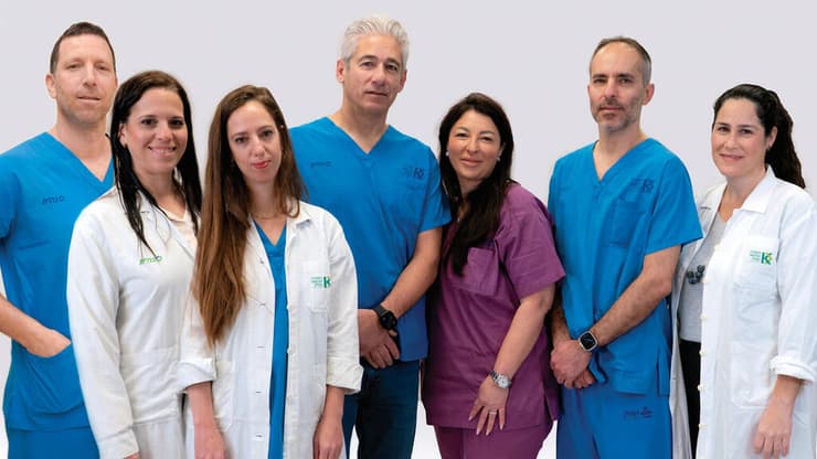 צוות היריון בסיכון המרכז הרפואי קפלן. מימין לשמאל: ד"ר מורן פריד, ד"ר אורן ברק, מננה מיכאלי, פרופ' אדי ויסבוך, ד"ר מיה אוברמן, ד"ר כלנית הרשקוביץ שפורן וד"ר אמיר קנדל