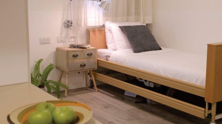 חדר אשפוז מחלקת שיקום צעירים (צילום: מדיקל קר) חדר אשפוז מחלקת שיקום צעירים