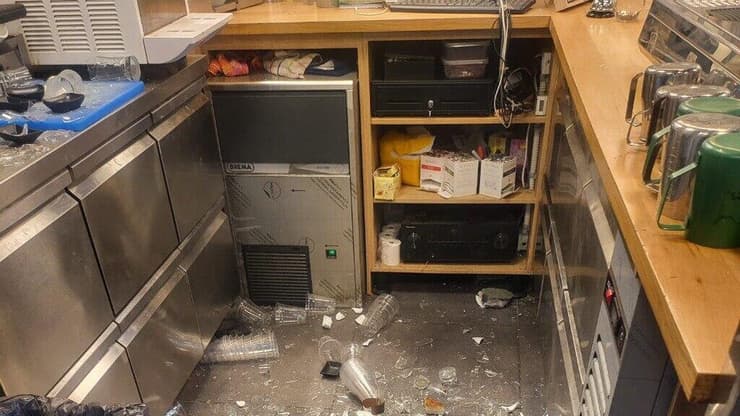 הנזקים בארט קפה