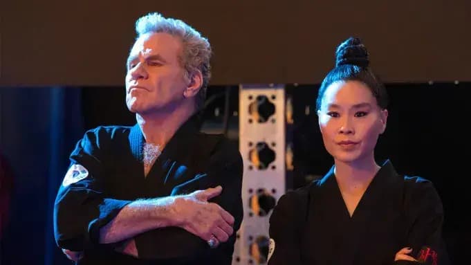 אלישיה האנה-קים ומרטין קוב מתוך "קוברה קאי" (צילום: באדיבות נטפליקס) אלישיה האנה-קים ומרטין קוב מתוך "קוברה קאי"