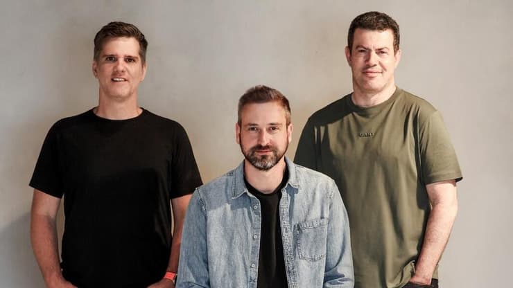 בכירי מליו. מימין: תומר בראל, נשיא מליו, מתן בר, מנכ״ל ומייסד שותף, אילן אטיאס, CTO ומייסד שותף (צילום: שלומי יוסף) מימין: תומר בראל, נשיא מליו, מתן בר, מנכ״ל ומייסד שותף, אילן אטיאס, CTO ומייסד שותף