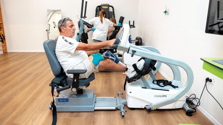 חדר כושר שיקומי (צילום: alex lapiner) חדר כושר שיקומי