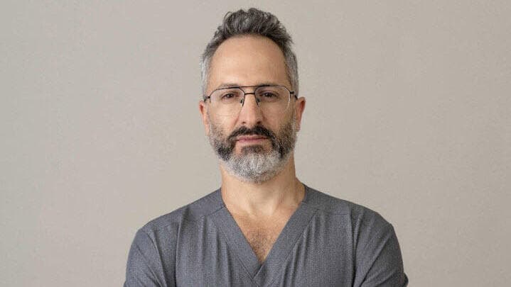 ד"ר אמיר זרח (צילום: גיא כושי ויריב פיין) ד"ר אמיר זרח