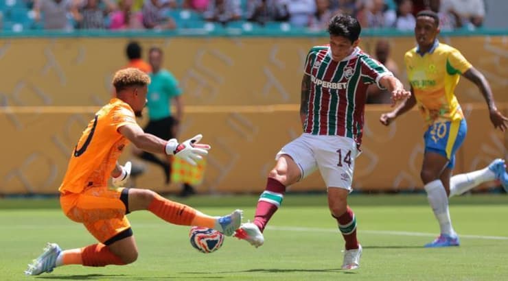 רואן וויליאמס חוסם את ג'רמן קאנו (רויטרס) רואן וויליאמס חוסם את ג'רמן קאנו